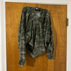 American Eagle Outfitters small women’s camouflage pullover hoodie